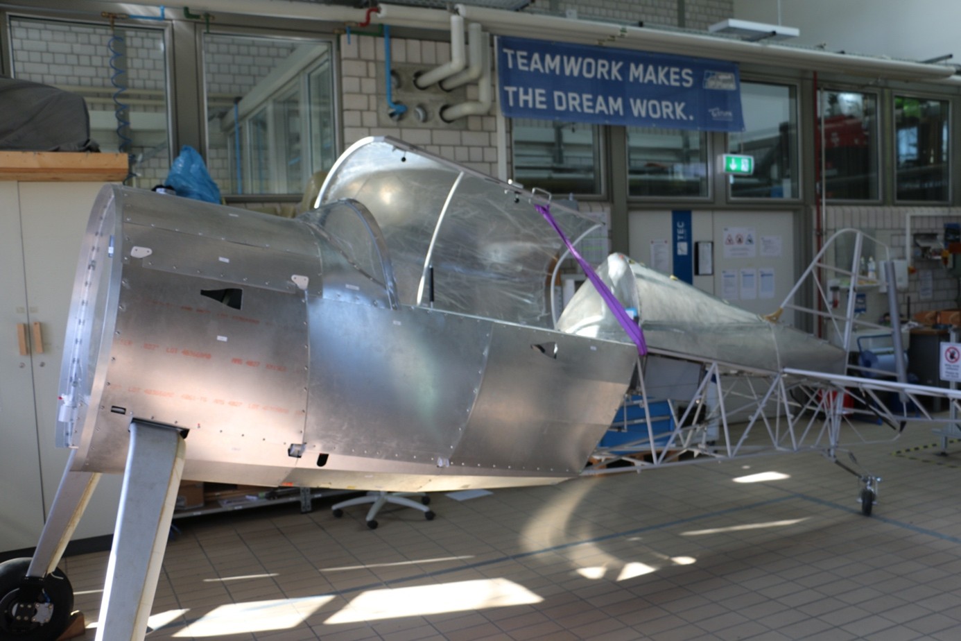 Der Rumpf des Flugzeugs