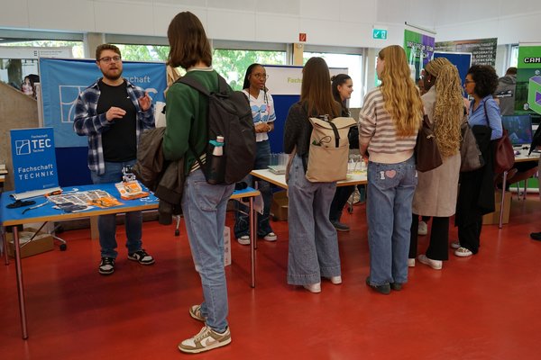 Die Fachschaft informiert Ersti-Studierende