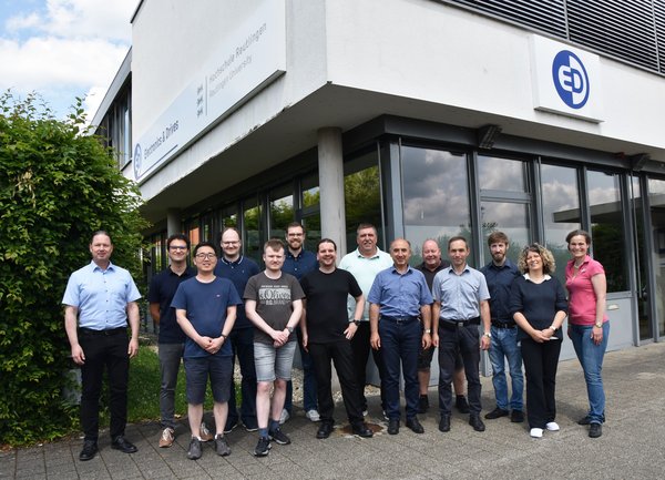 Das Team des Lehr- und Forschungszentrums Electronic & Drives feiert am 24. Juli fünfjähriges Jubiläum. Foto: Hochschule Reutlingen